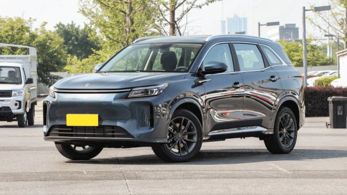 试驾体验零跑B10：空间大还好开，适合家用的紧凑型SUV