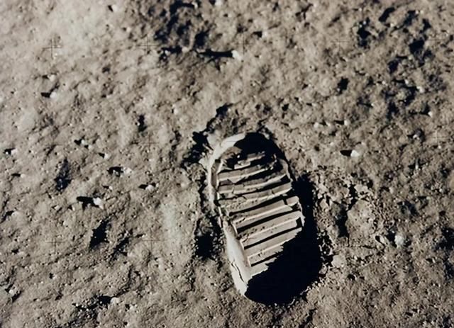 每一张都是经典都是传奇!由哈苏拍出来的照片你知道哪一张?休闲区蓝鸢梦想 - Www.slyday.coM 每一张都是经典都是传奇!由哈苏拍出来的照片你知道哪一张?休闲区蓝鸢梦想 - Www.slyday.coM