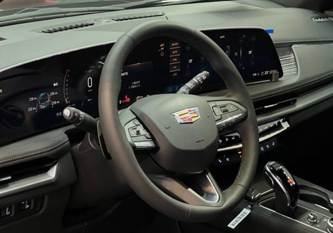 凯迪拉克 XT4 起售价 15.99 万，价格太狠！