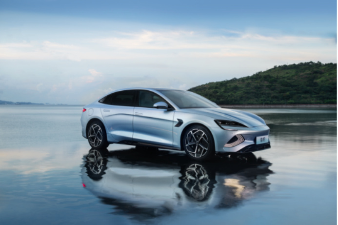 舒适与性能的抉择 比亚迪海豹和汉EV你选谁?