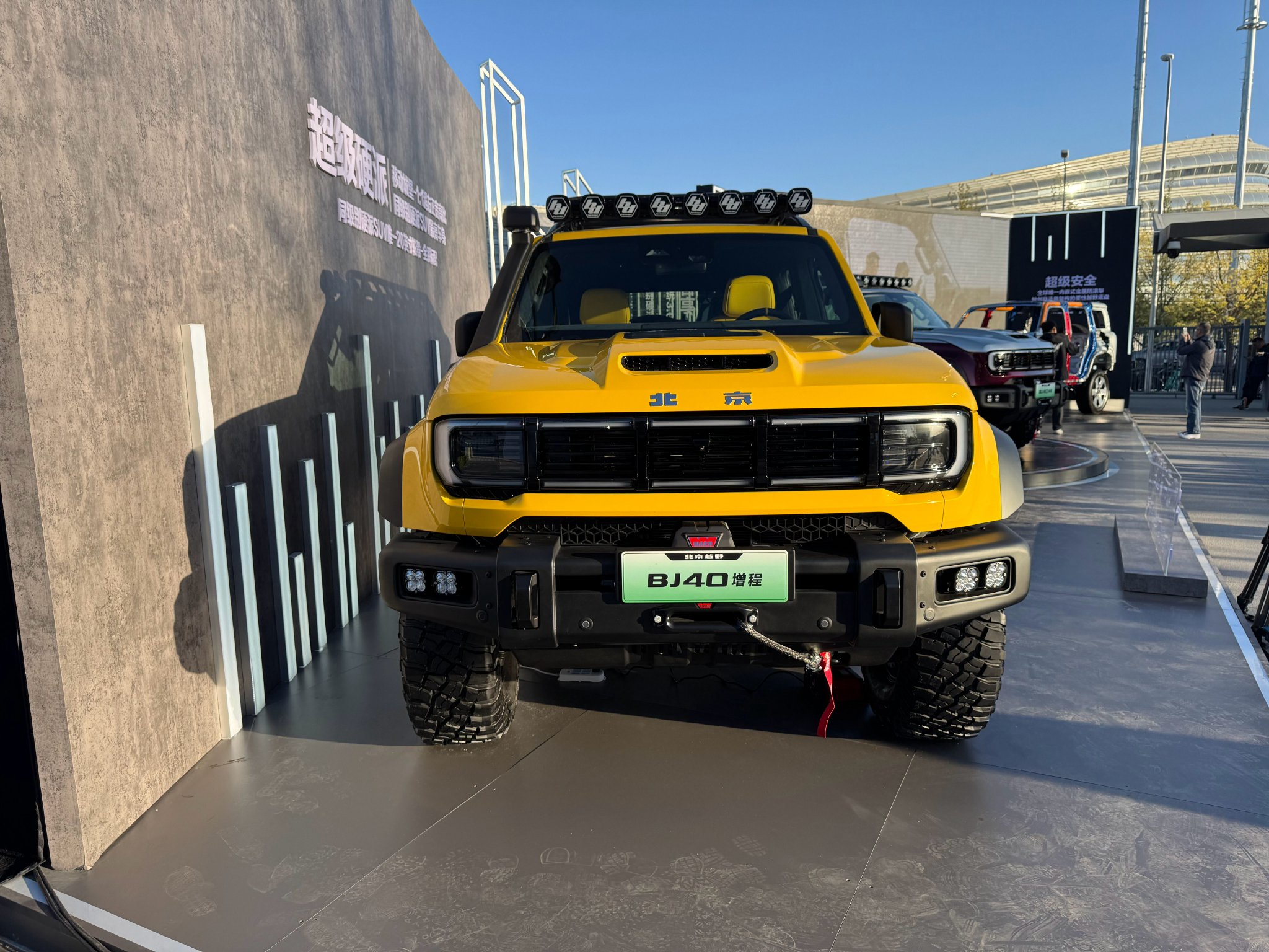 北京越野BJ40增程版正式发布，售价焕新再降，最低15.48万元