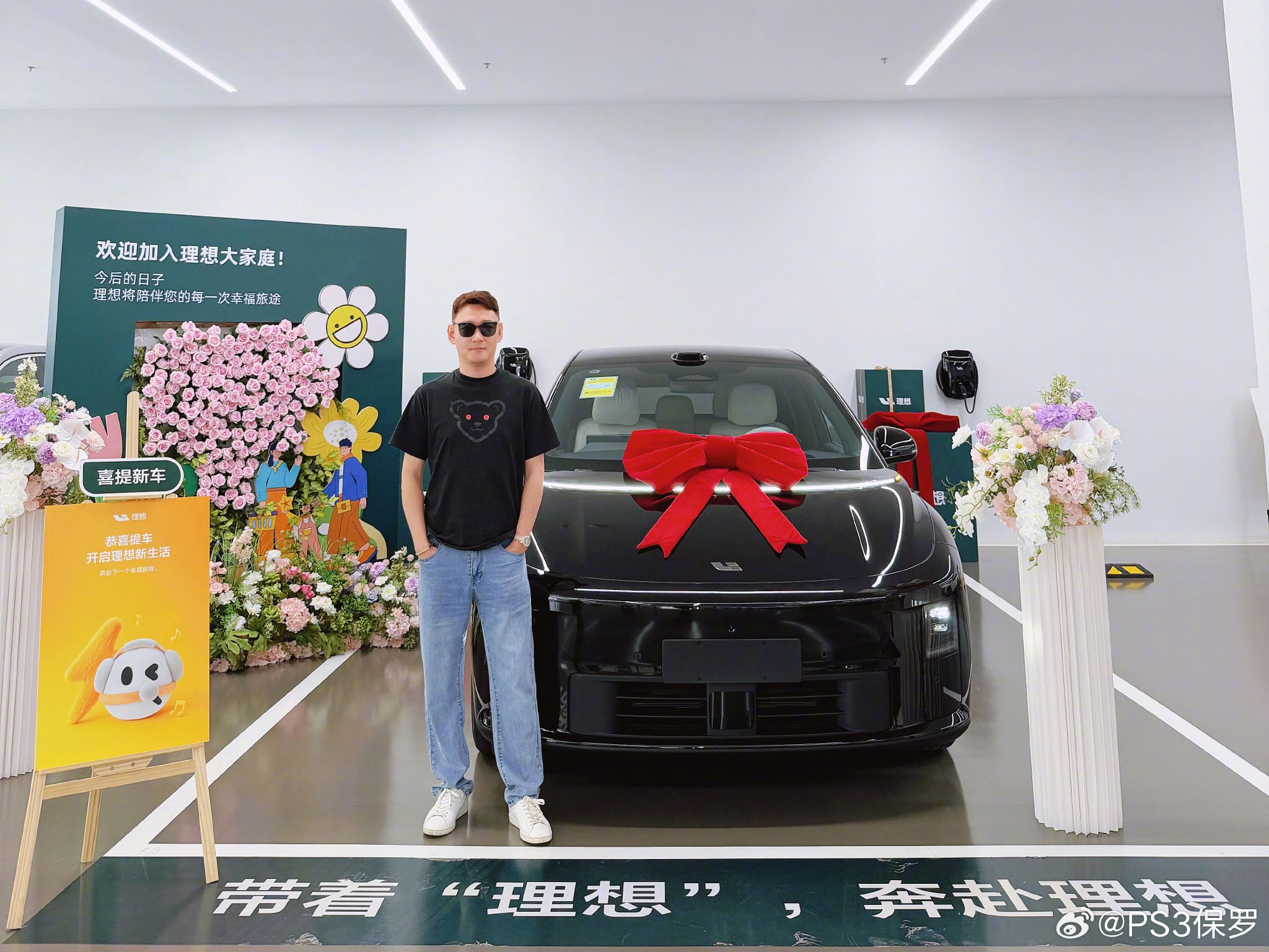 理想i6黑色款热销，节后大批交付