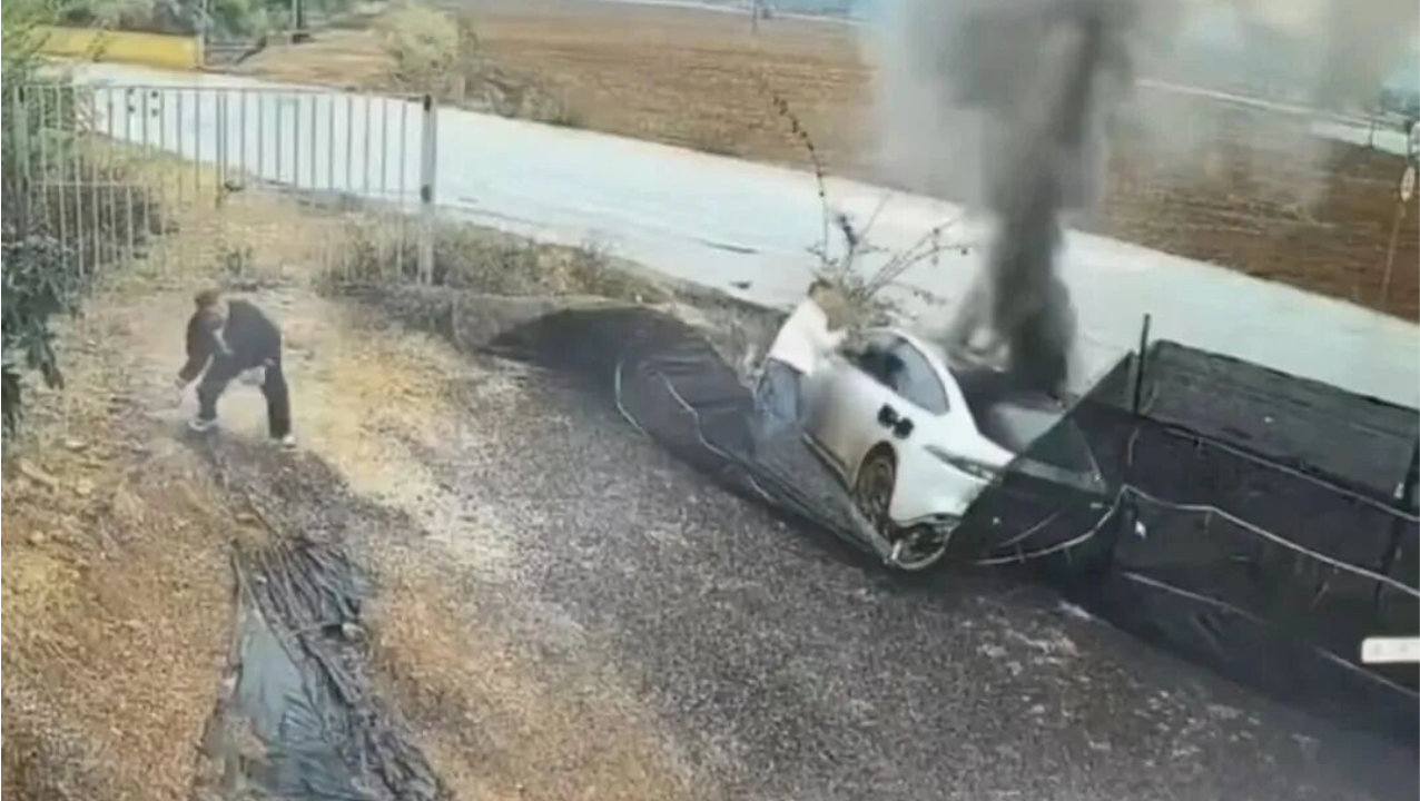 尘封一年的事故曝光：东风奕派撞车后，“不起火电池”50秒爆燃