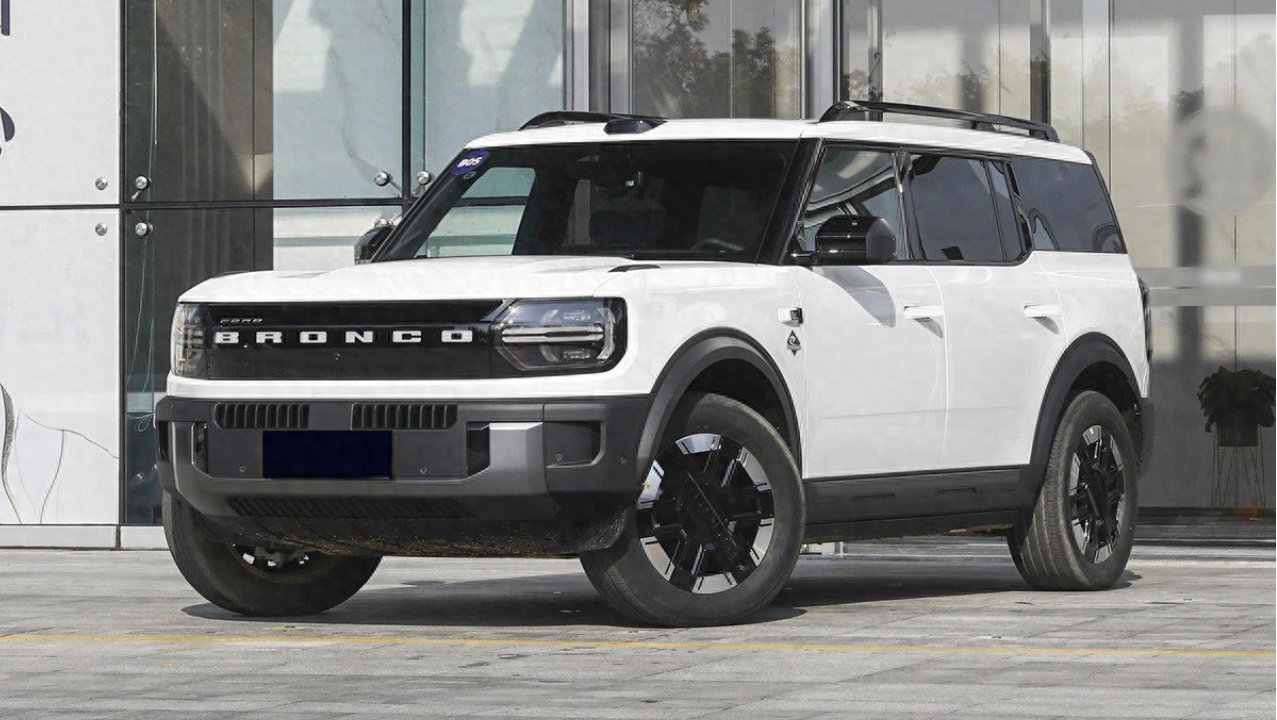 福特智趣烈马上市，外观很方正硬朗，标配四驱，带升顶，两种动力