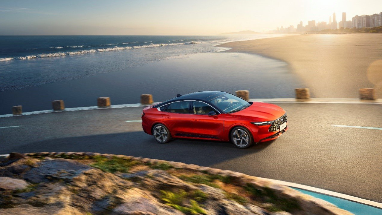 福特新蒙迪欧上市 起售价14.98万元