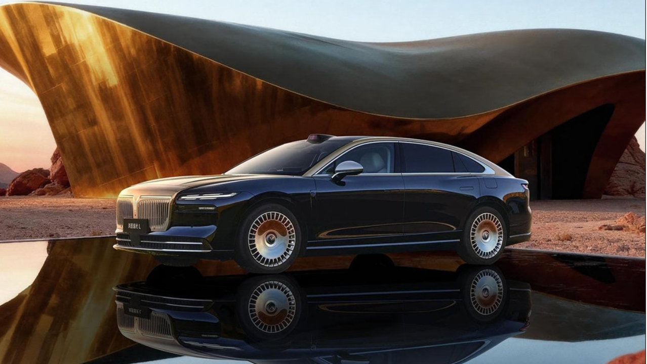 岚图追光L正式上市：搭载华为乾崑智驾，800V平台支持12分钟快充