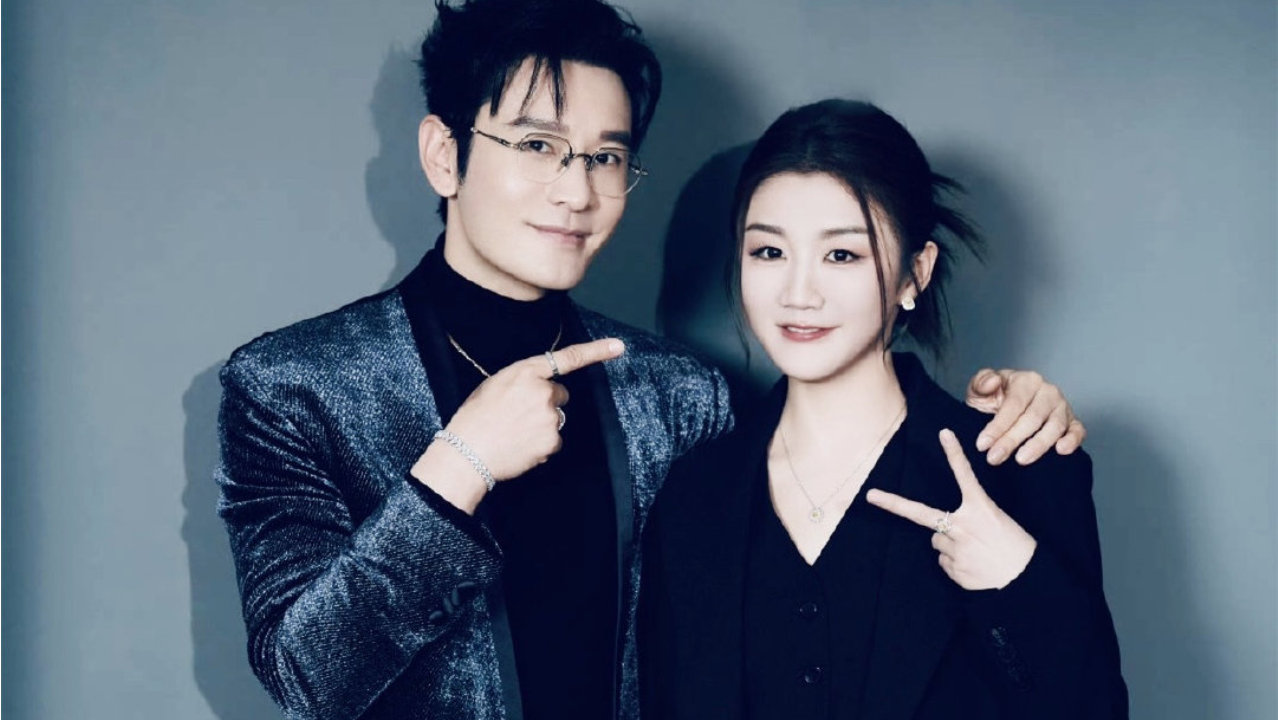 陈梦“半隐退”进军时尚圈，巴黎国风肚兜造型太飒，黄晓明力挺！