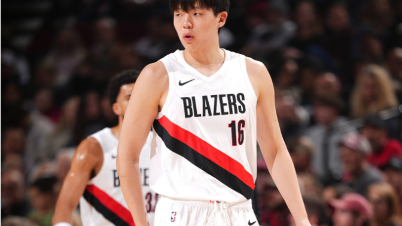 杨瀚森垃圾时间2+1+1：献劲爆补扣 成开拓者惨败夜少有亮点