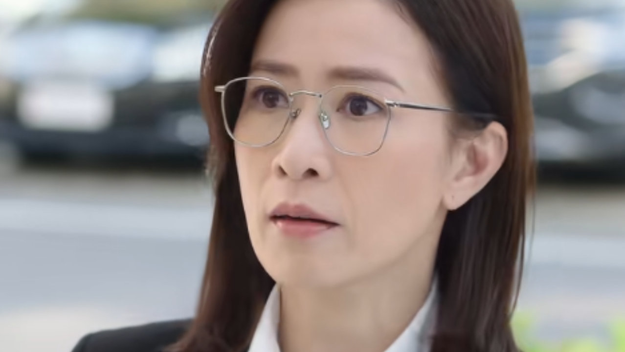 同样演女律师，将杨幂任敏，以及佘诗曼放一起看，差别就出来了