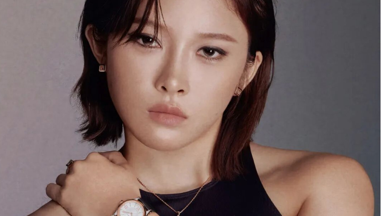 吴艳妮发9宫格写真遭网友嘲讽，本人回怼：人太闲不是件好事儿