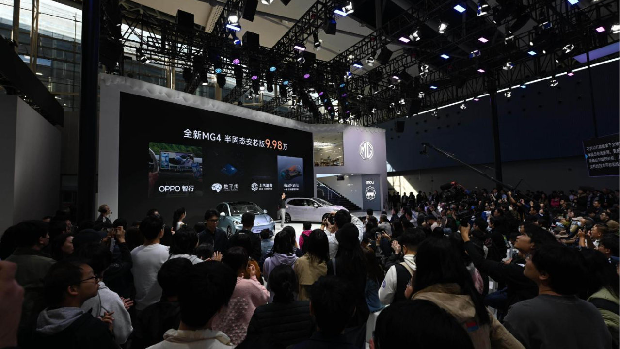 半固态电池量产落地 名爵4广州车展重塑10万级纯电价值标杆