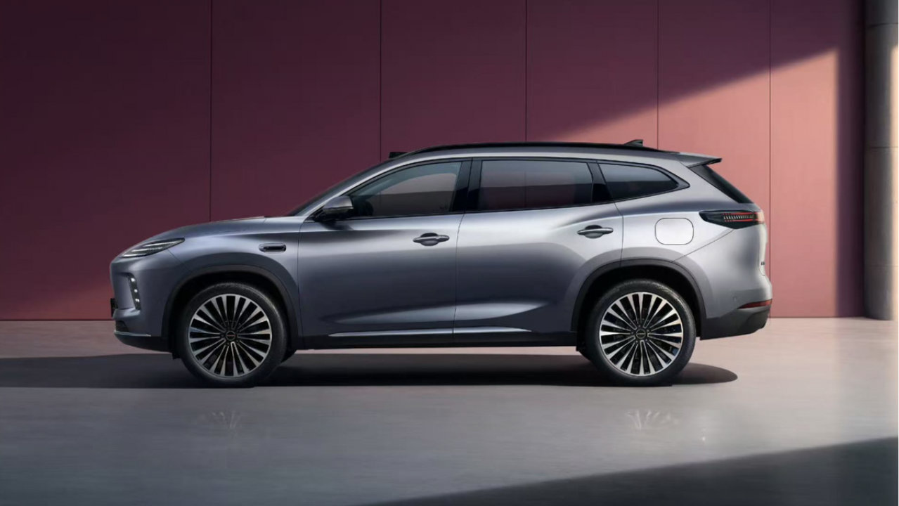 星途ET5上市，比预售价便宜2万多，高配还有猎鹰700