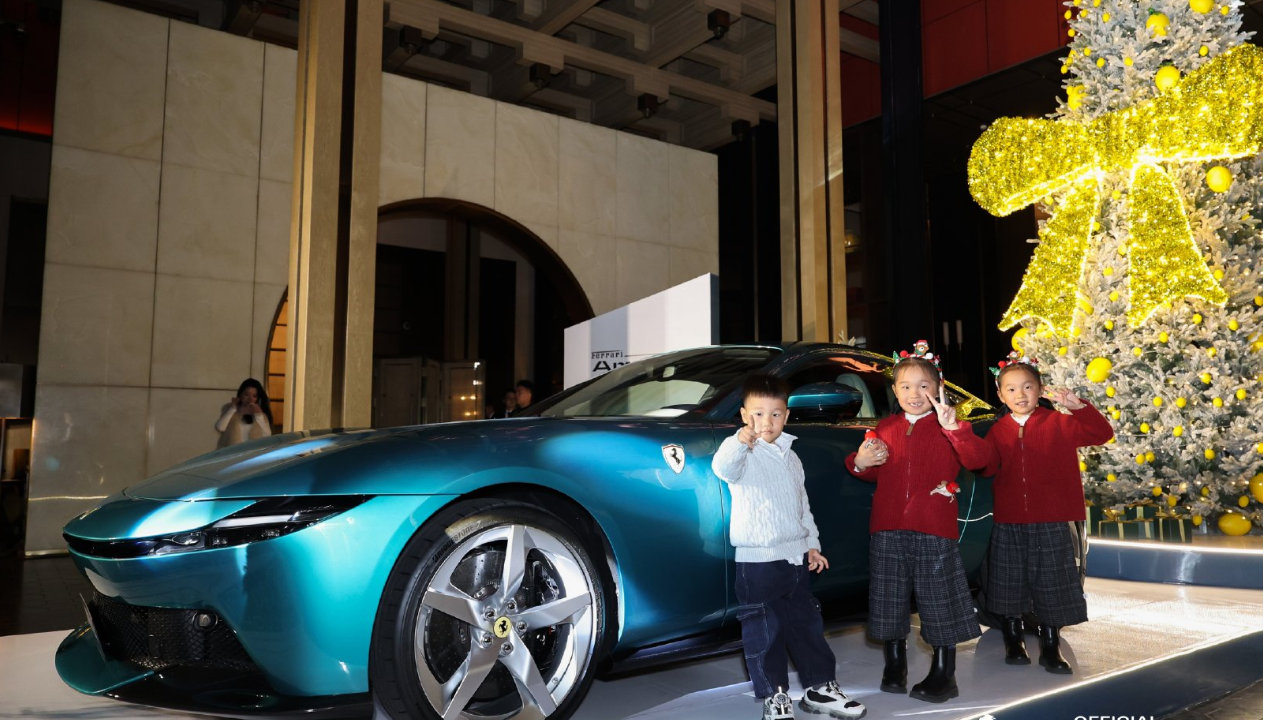 全新跃马V8 2+硬顶Berlinetta跑车，法拉利Amalfi浙江首秀