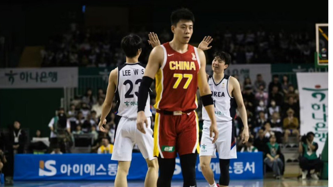 中国男篮76-90惨负韩国！张镇麟上半场0分！胡明轩，正负值-25
