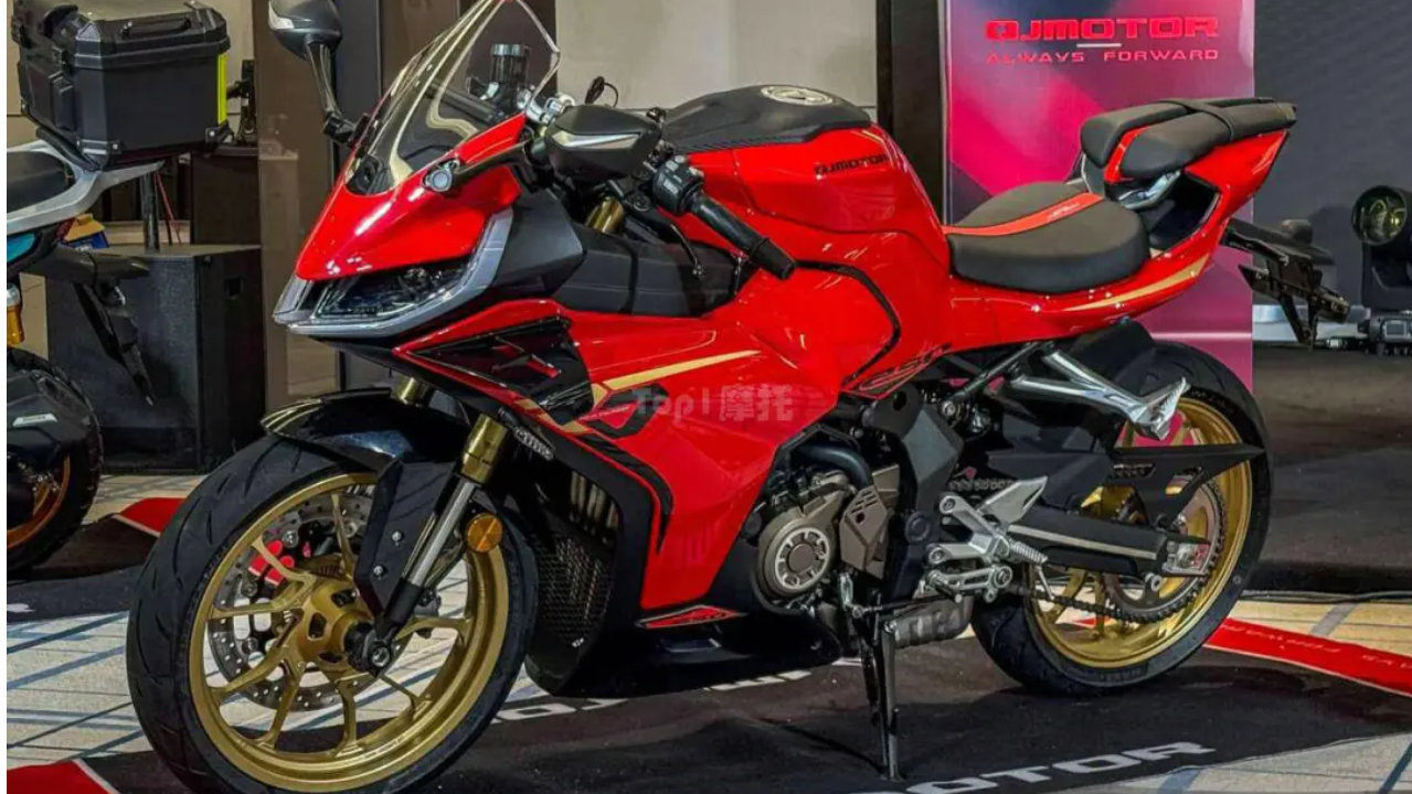 40匹176公斤，钱江250四缸仿赛，SRK250RD海外上市，售价3.85万人民币