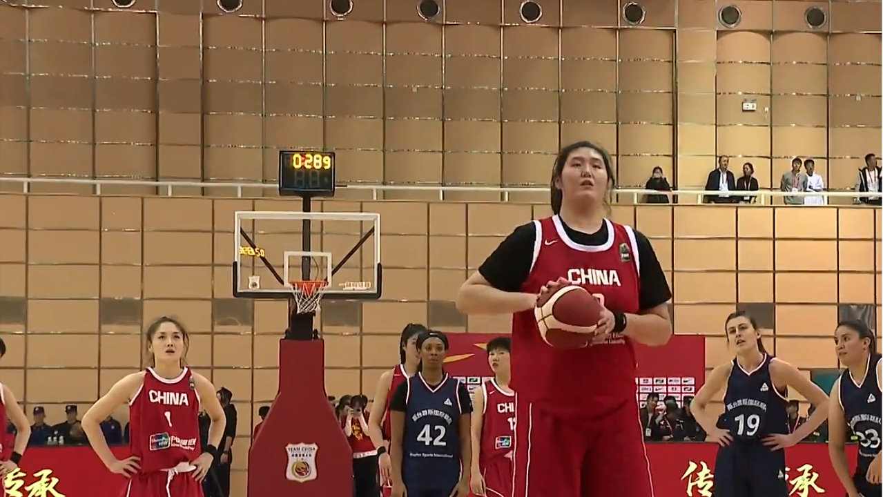 中国女篮：杨舒予14分助攻王，奇兵5中5，张子宇高效11+9