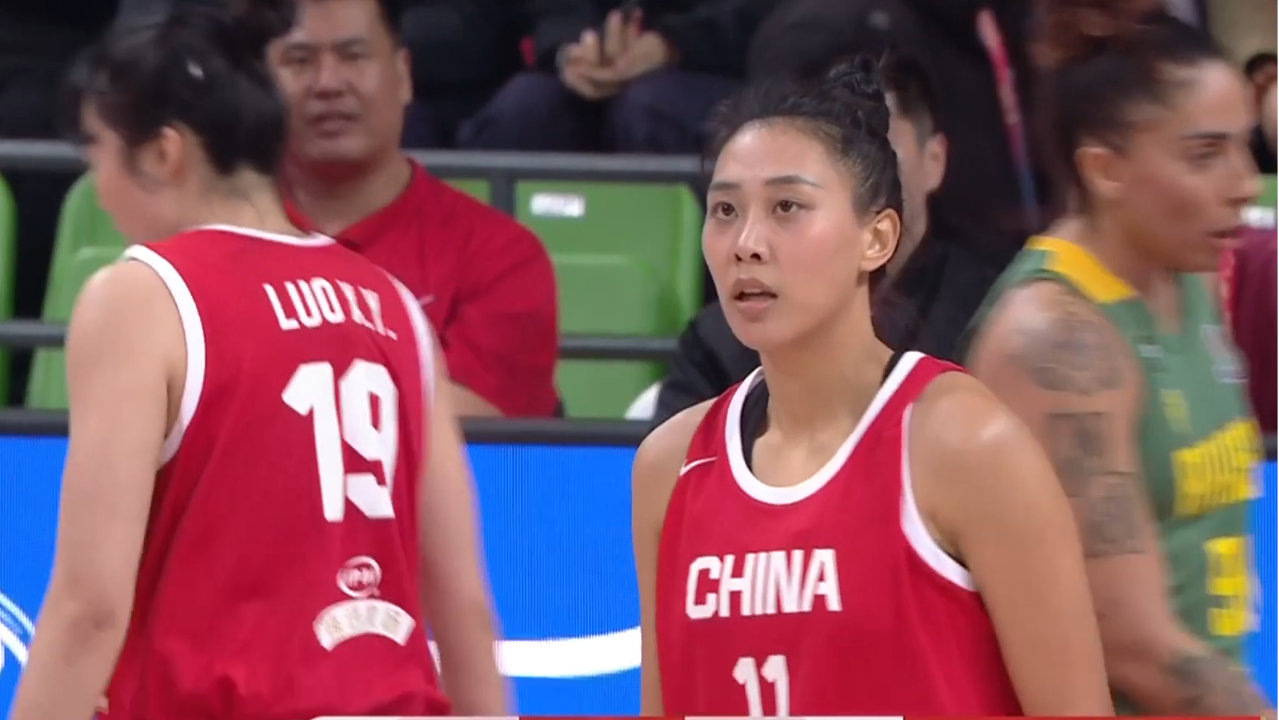 中国女篮：王思雨21分险胜强敌，杨舒予14投12分，对手绝平三分