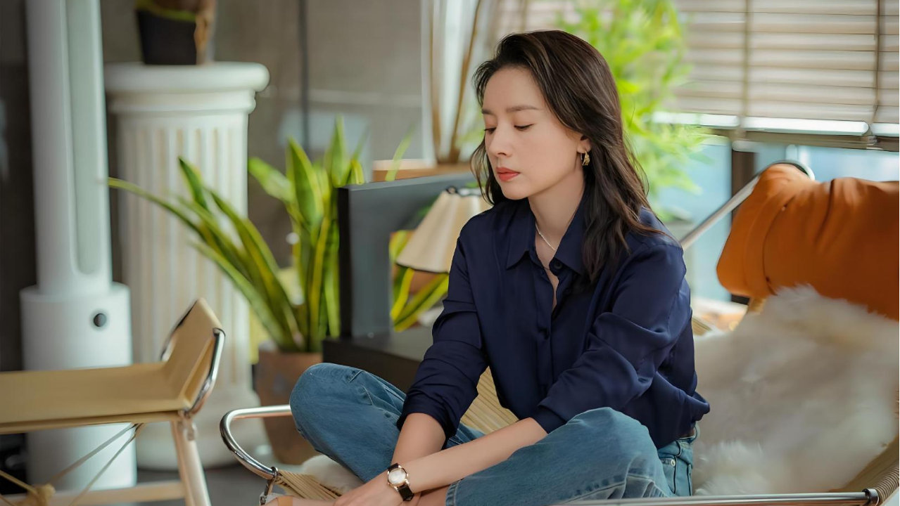 成年人的体面千疮百孔，董洁承认当年太任性，潘粤明的言论引猜测