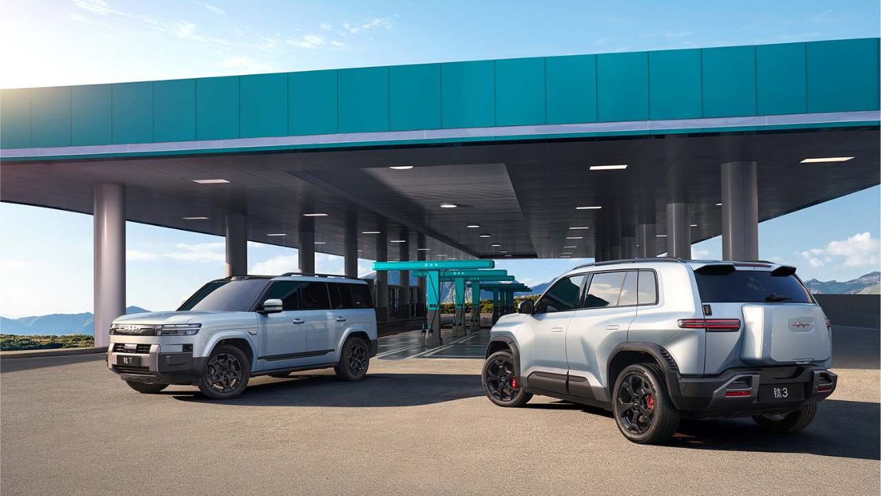 黑科技打造豹力新体验 方程豹钛3闪充版上市