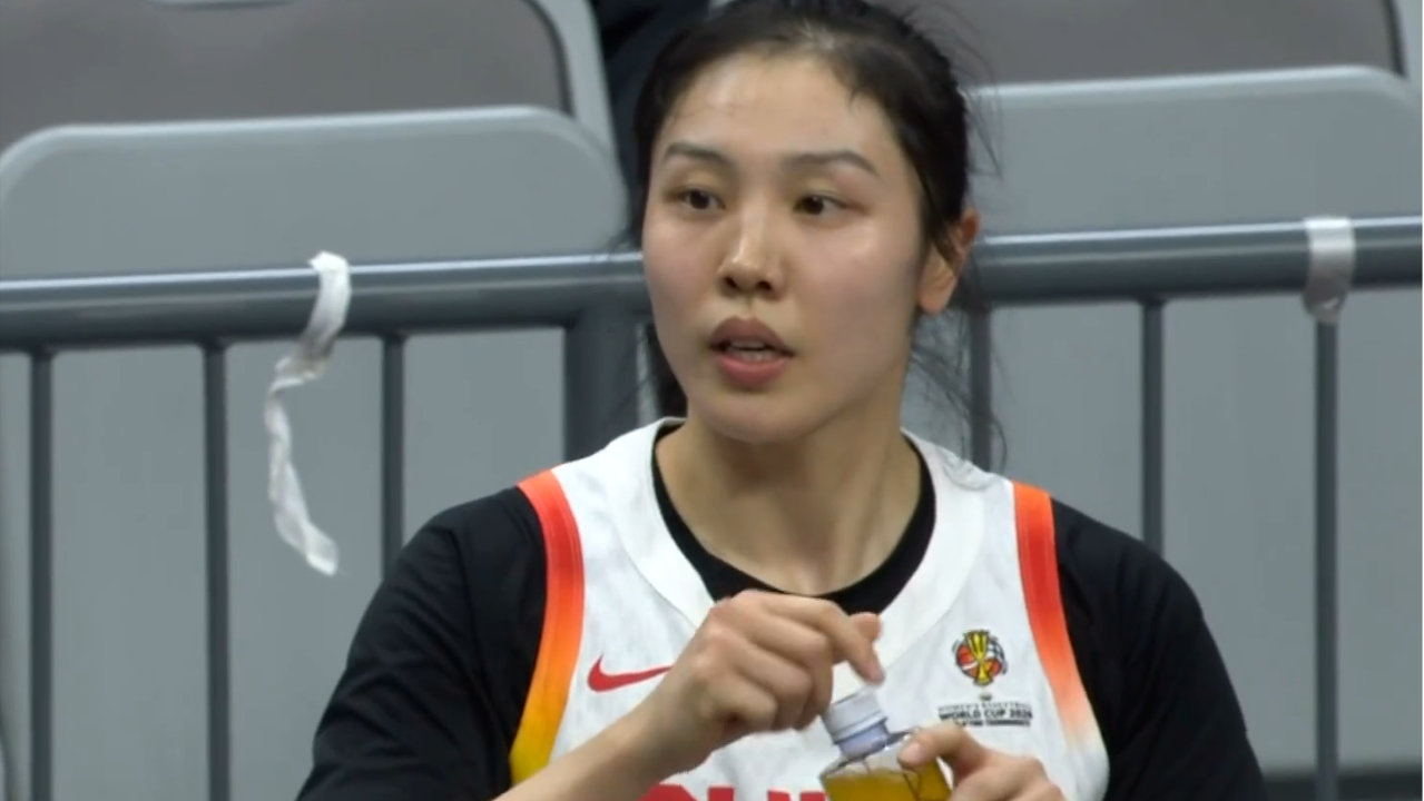 中国女篮：奇兵11分7助攻，韩旭爆发22+8，王思雨17分助捷克晋级