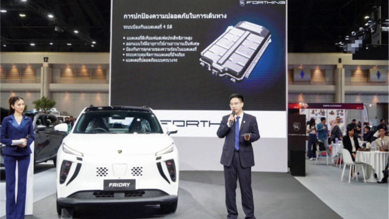 亮相曼谷车展！东风风行 FRIDAY 与星海 V9 重塑东盟家庭出行
