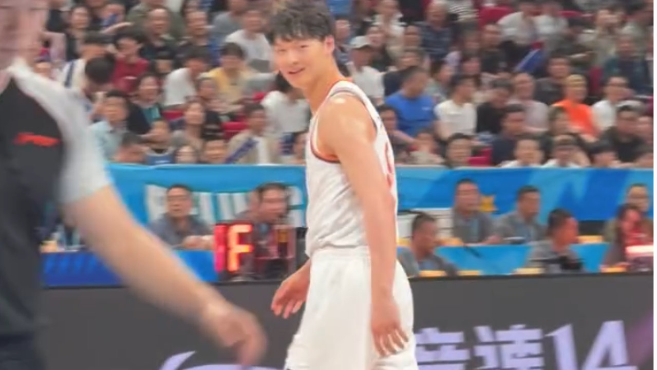 王哲林24+17成现役总分王！上海险胜北京取19连胜 弗格36+9三分