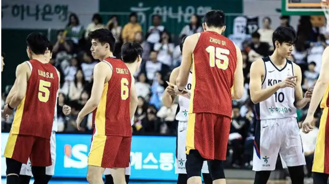 从姚明到周琦：中国男篮“移动长城”缘何崩塌？解开内线衰落之谜