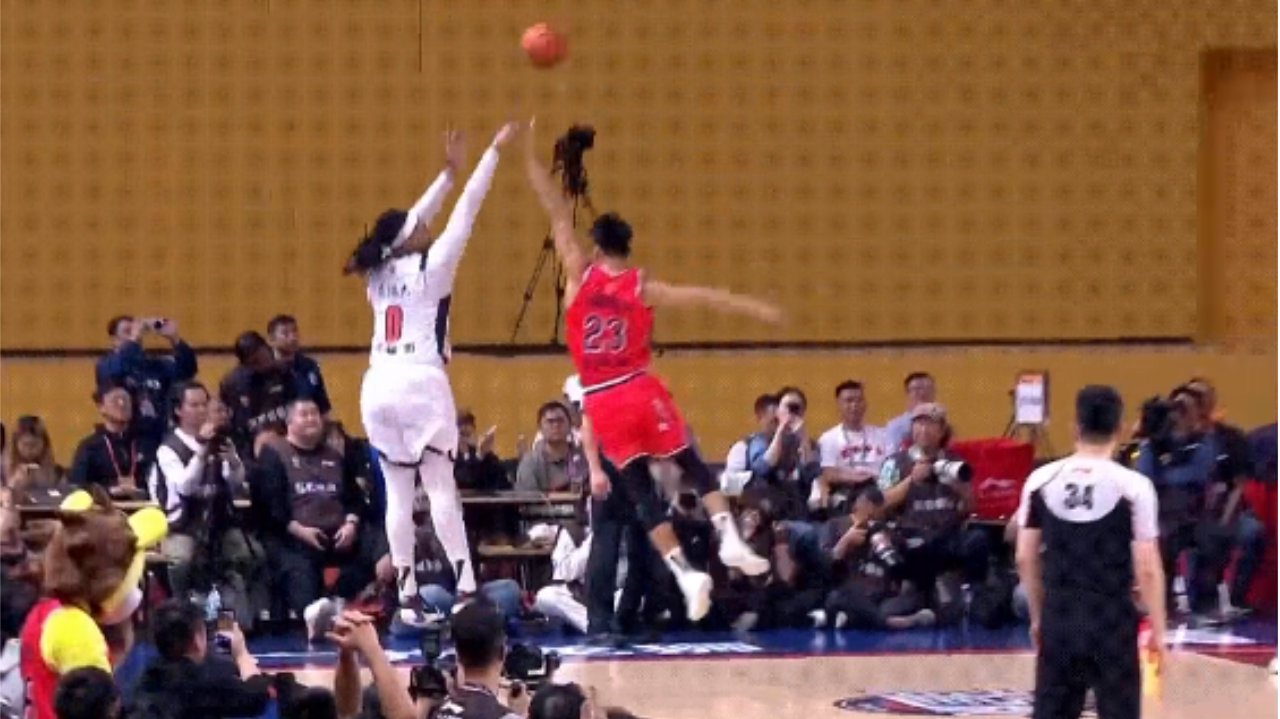 五连胜保持不败！萨林杰32+11广东双杀广州 徐杰20+4断陈国豪8分