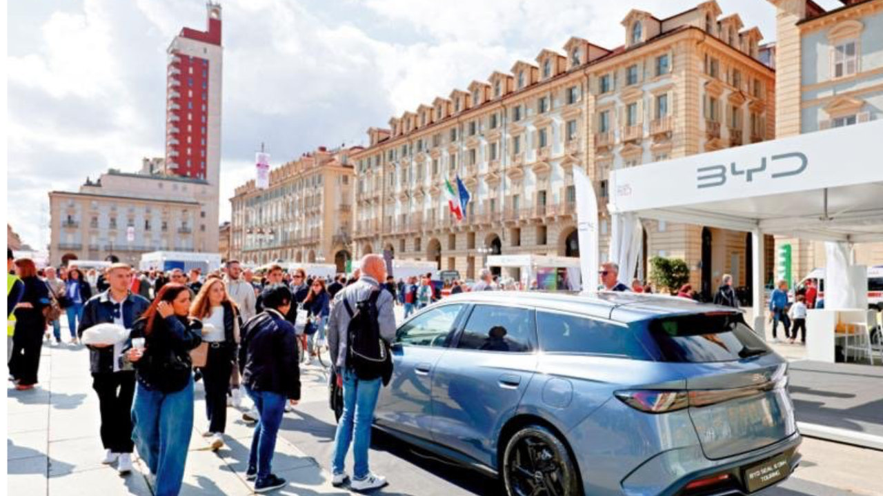 中国插混汽车欧洲狂飙645%，比亚迪首次成销冠！