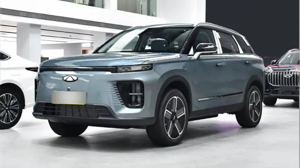 10万级国产插混SUV！精装房价格毛坯价，后排让合资车主沉默