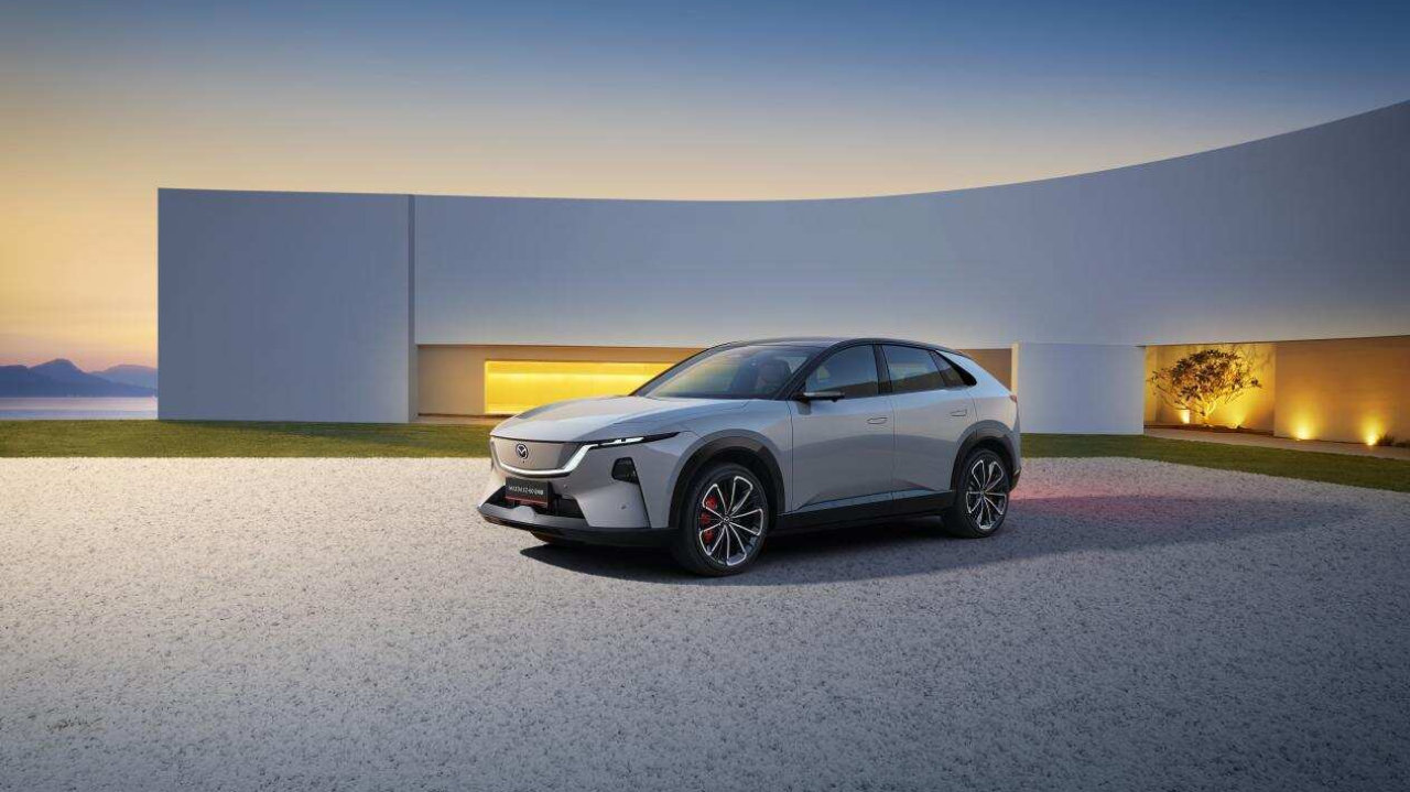 EZ-60搭载裸眼3D HUD，到底会有多智能？