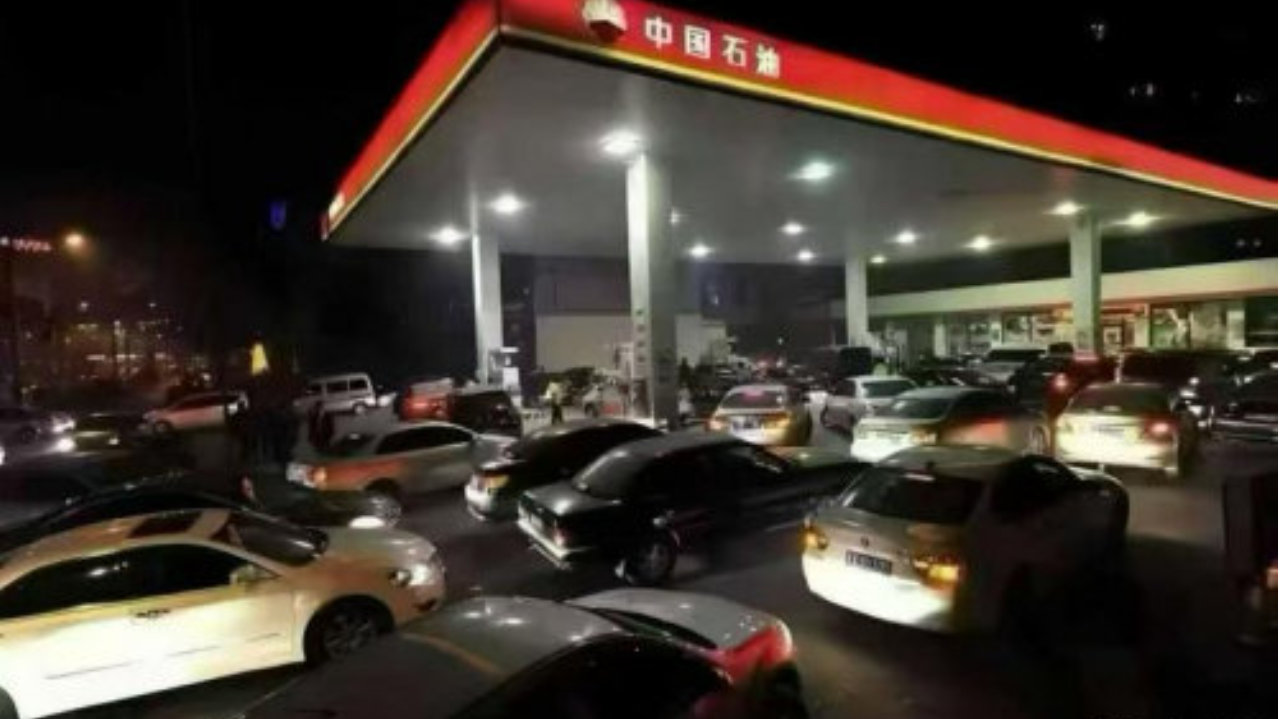 ​油价大涨，想省钱就买比亚迪插混！