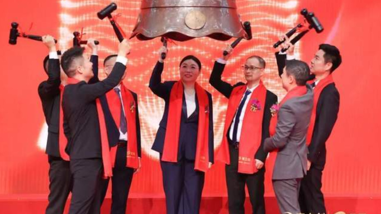 从自研工业软件到高端PCB，嘉立创如何做硬件研发“效率生意”？