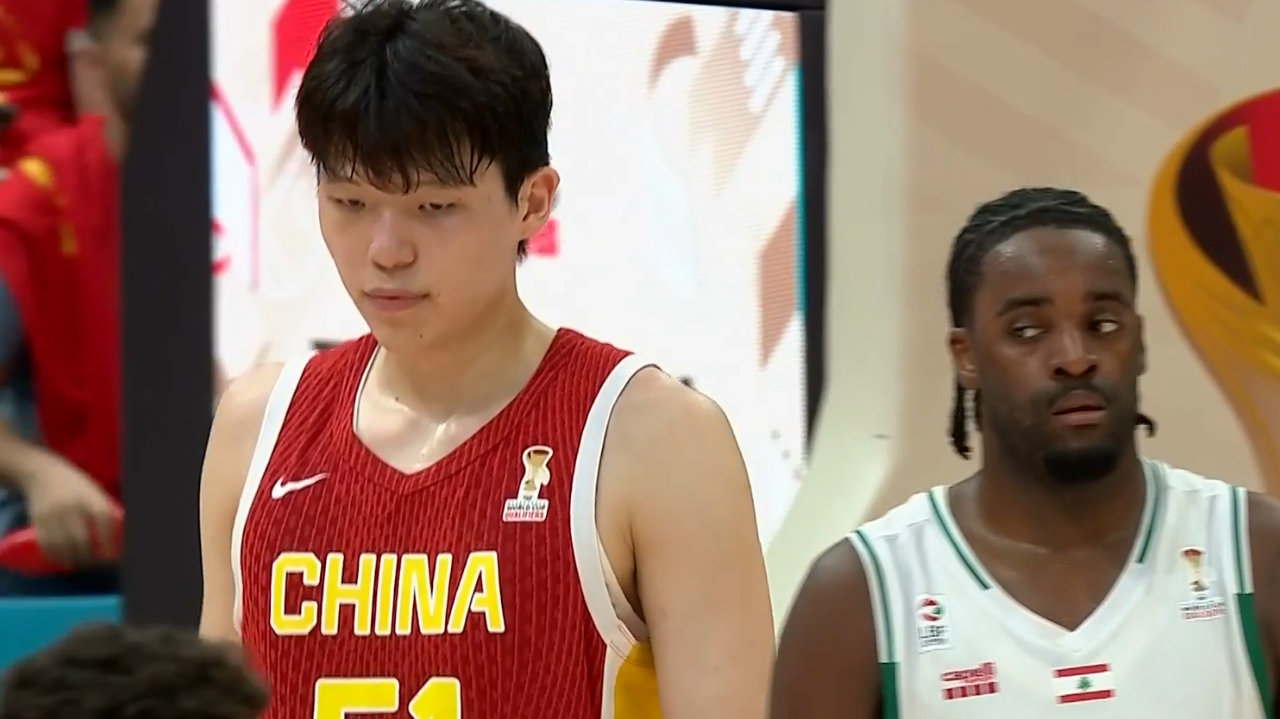 中国男篮：杨瀚森绝杀小组第一，力压归化内线，廖三宁18分