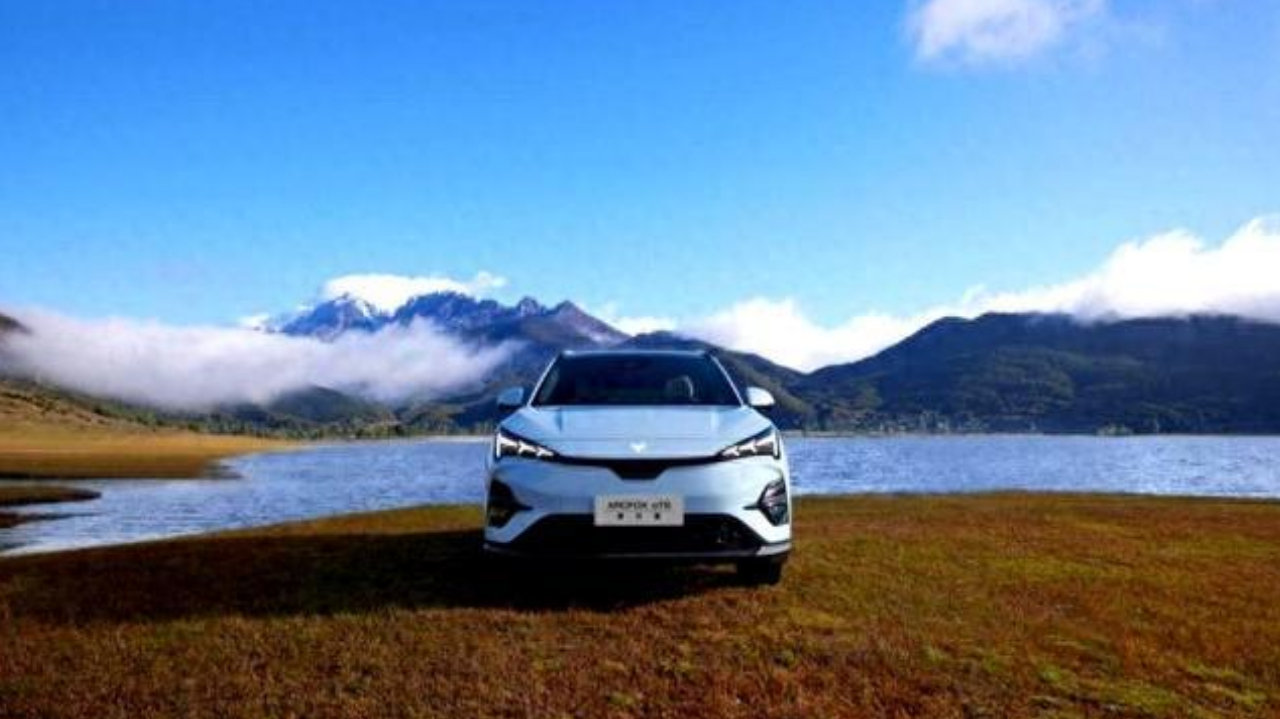追求家用座驾，10‑15万家用新能源SUV看极狐阿尔法T5