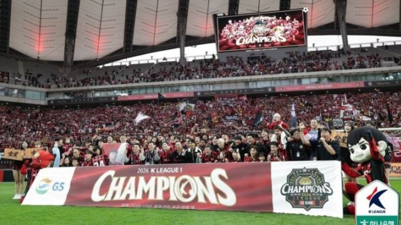 韩足晚报（26.10.24）——十年磨一剑！FC首尔主场加冕第七颗星
