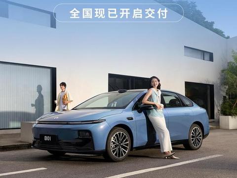 零跑B01纯电轿车72小时锁单破万，650km长续航版最受欢迎