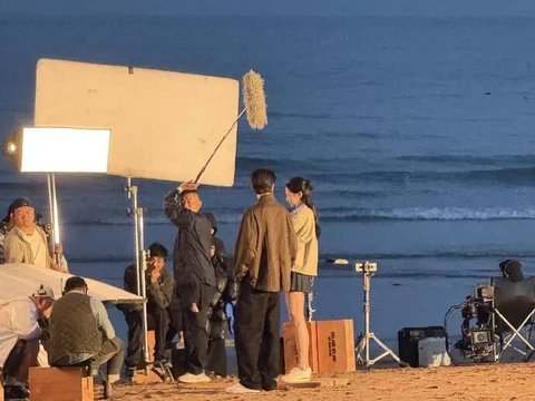 关晓彤、林一同款崂山滨海线美到失语，海景民宿直接封神