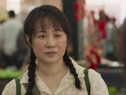 乡下女人带着孩子去找丈夫，却发现他已经重组了家庭
