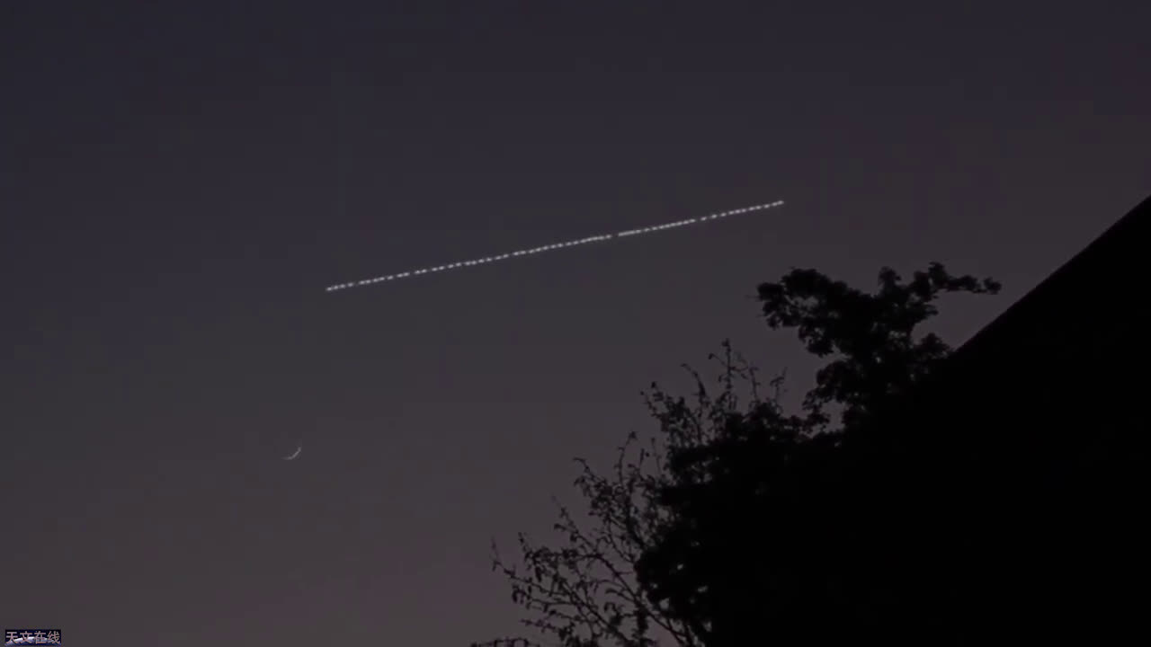 那一串是spacex的星链卫星,太壮观了