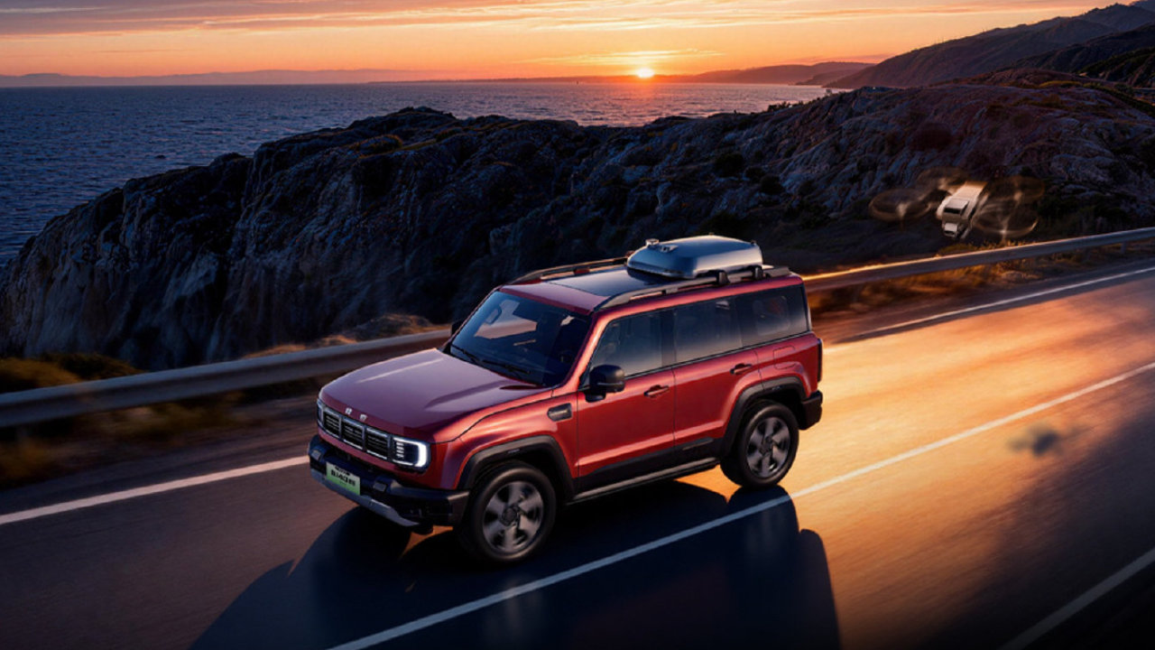 2026款BJ40上市：增程版续航超1000公里，燃油版内饰标配双大屏