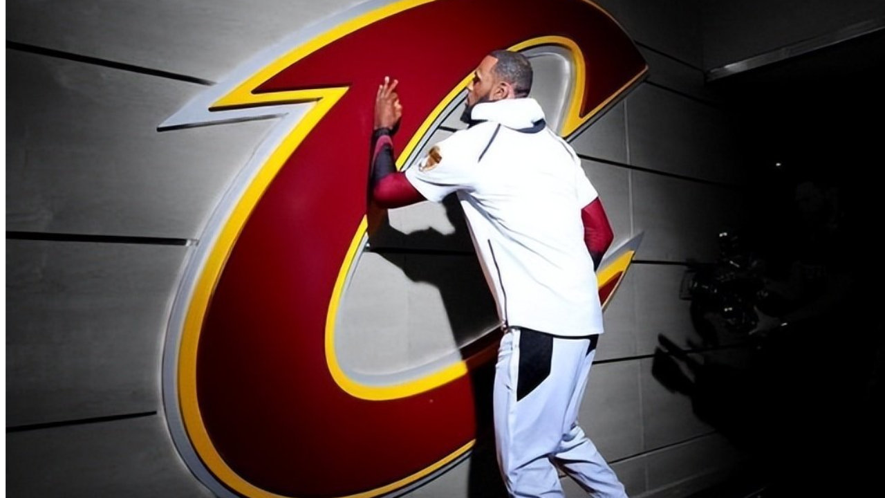 米切尔已接纳詹皇！骑士2.6亿名单只能给底薪 格里芬认为老詹会回家乡