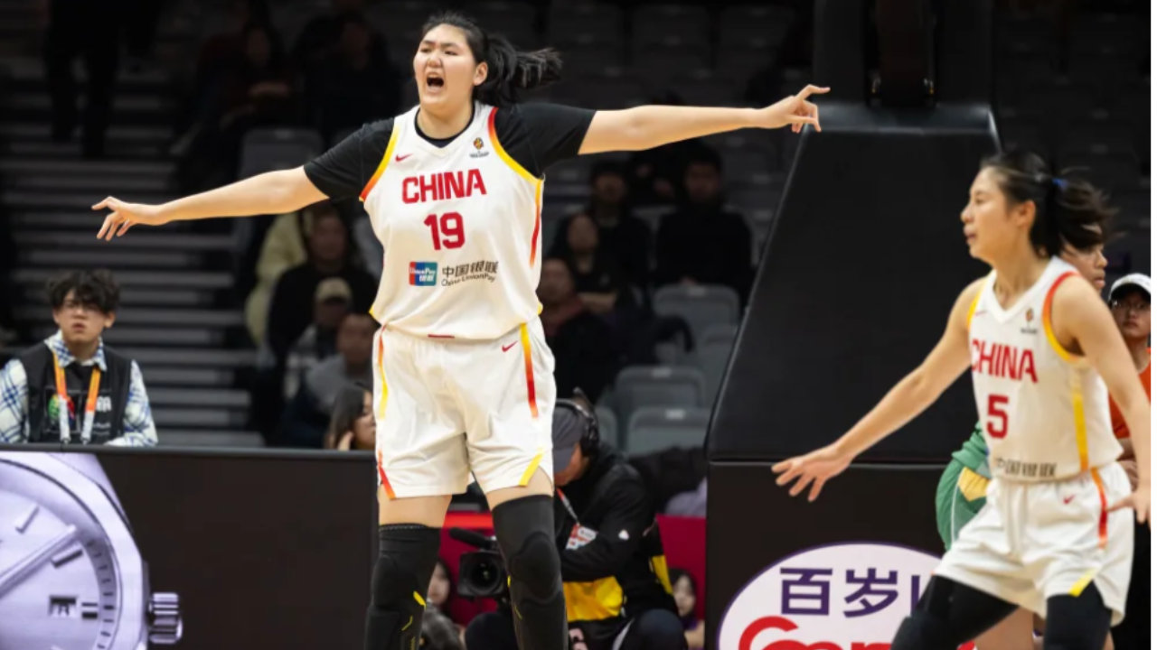 女篮世资赛：中国轻取巴西5战4胜锁小组第二 韩旭22+8王思雨17分