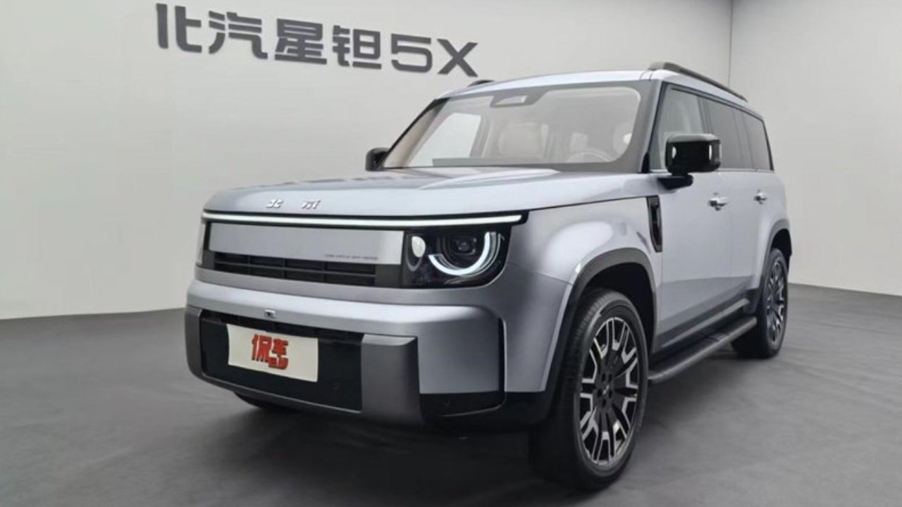 北汽星钽5X家用方盒子，城市好开，山路烂路也从容