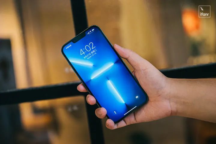 iPhone 13 Pro Max 首发评测:A15 强得很,但主战场并不在游戏休闲区蓝鸢梦想 - Www.slyday.coM iPhone 13 Pro Max 首发评测:A15 强得很,但主战场并不在游戏休闲区蓝鸢梦想 - Www.slyday.coM