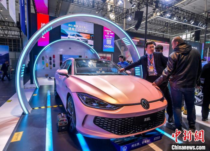 新疆“3·15”国际车展：千余款车型亮相 新能源车型仍是亮点