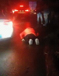 奔驰婚车撞死姐弟，新郎照常举行婚礼∶