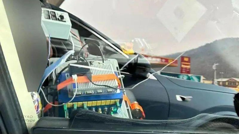 小米汽车内饰首曝，没有三联屏，MIUI Car上车，最快明年量产