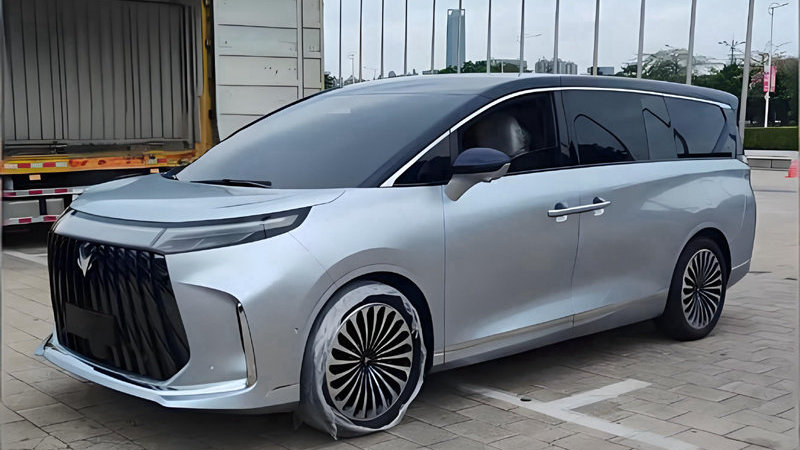 极狐出全新MPV了！外观神似理想MEGA，不知网友这次会不会喷？