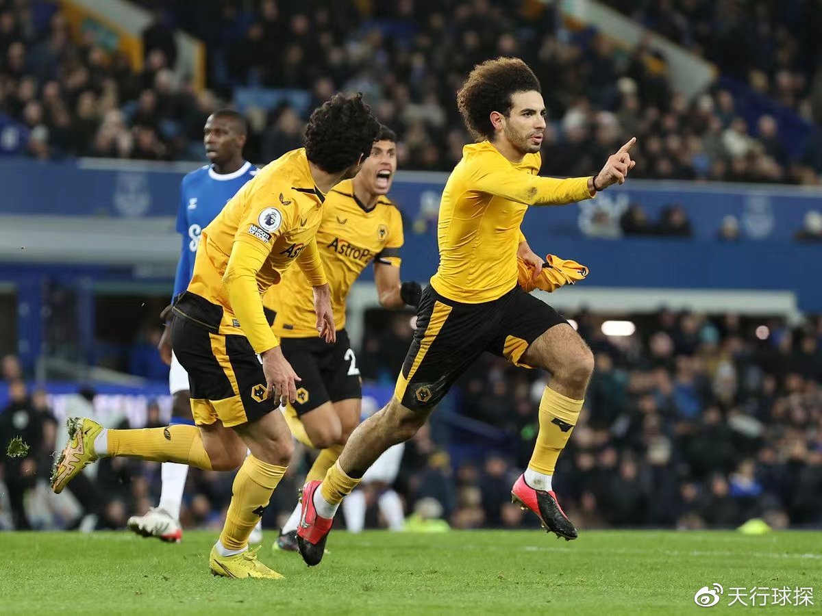 英超焦点战狼队主场迎战铁锤帮